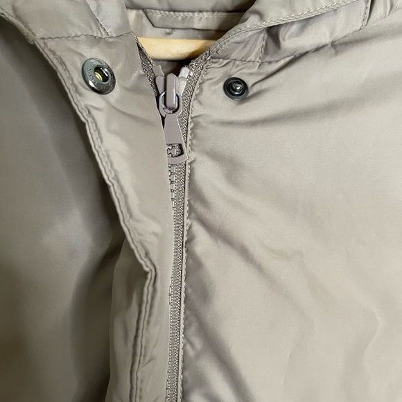 Uniqlo Women’s Down Feather Jacket - Picture 3 of 9